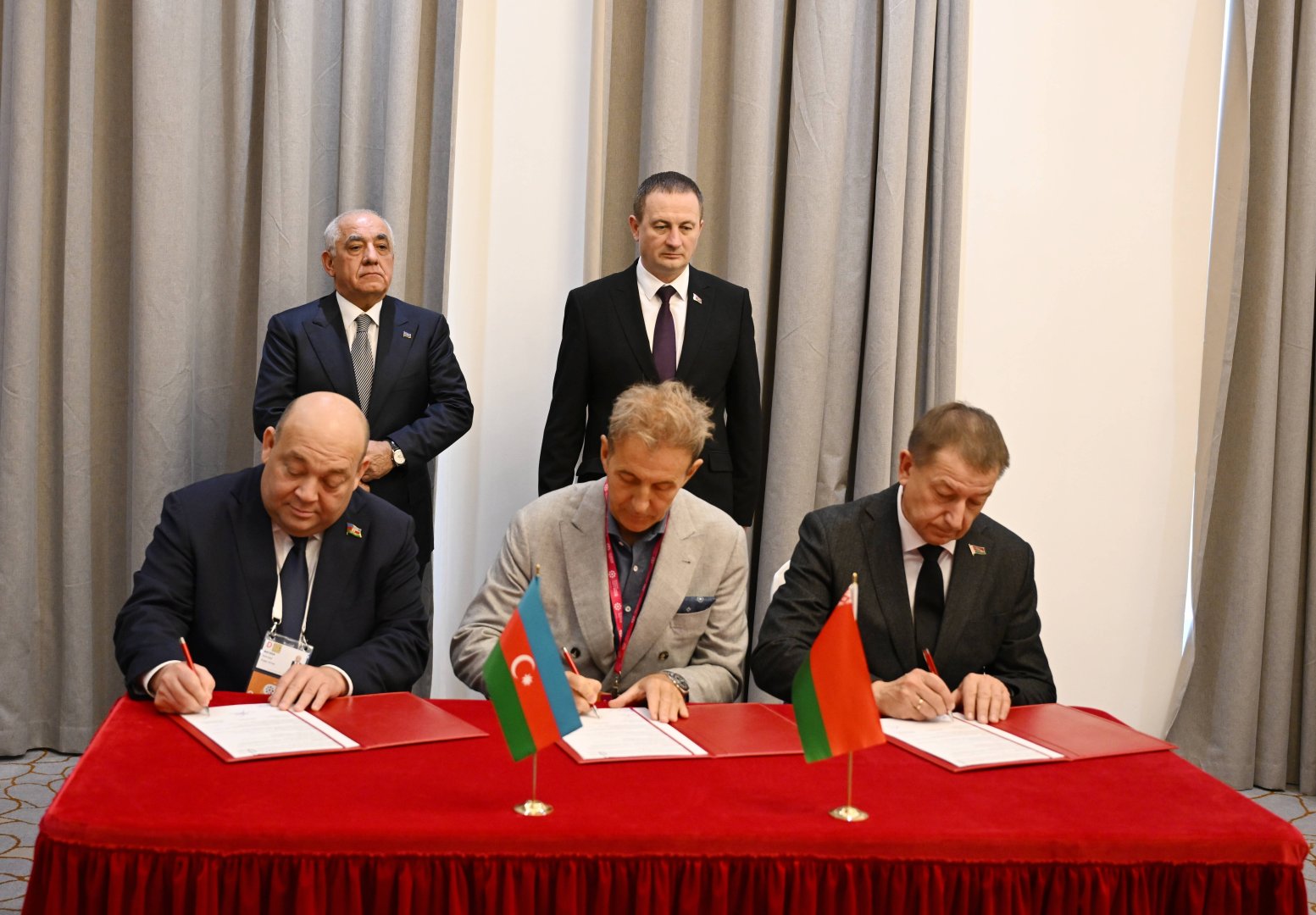Minskdə Azərbaycan və Belarus baş nazirləri arasında danışıqlar aparılıb (FOTO)
