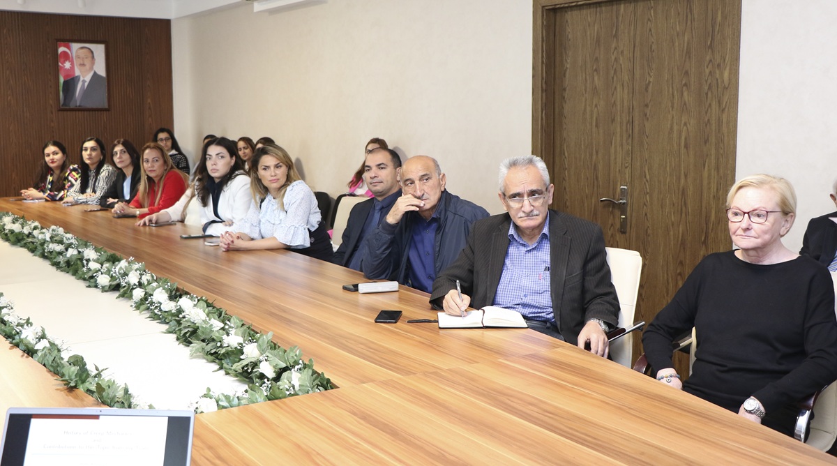 Tədqiqat yönümlü universitetə çevrilmə istiqamətində daha bir addım: AzMİU-da dünya şöhrətli alimin elmi seminarları keçirilir (FOTO)