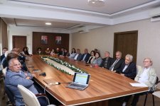 Tədqiqat yönümlü universitetə çevrilmə istiqamətində daha bir addım: AzMİU-da dünya şöhrətli alimin elmi seminarları keçirilir (FOTO)