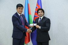 Özbəkistan Jurnalistlər İttifaqının sədri Mətbuat Şurasında olub (FOTO)