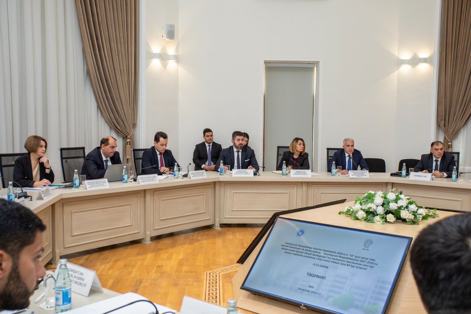 Energetika Nazirliyində “2027-2030-cu illərdə sosial-iqtisadi inkişaf Strategiyası”nın hazırlanması ilə bağlı iclas keçirilib