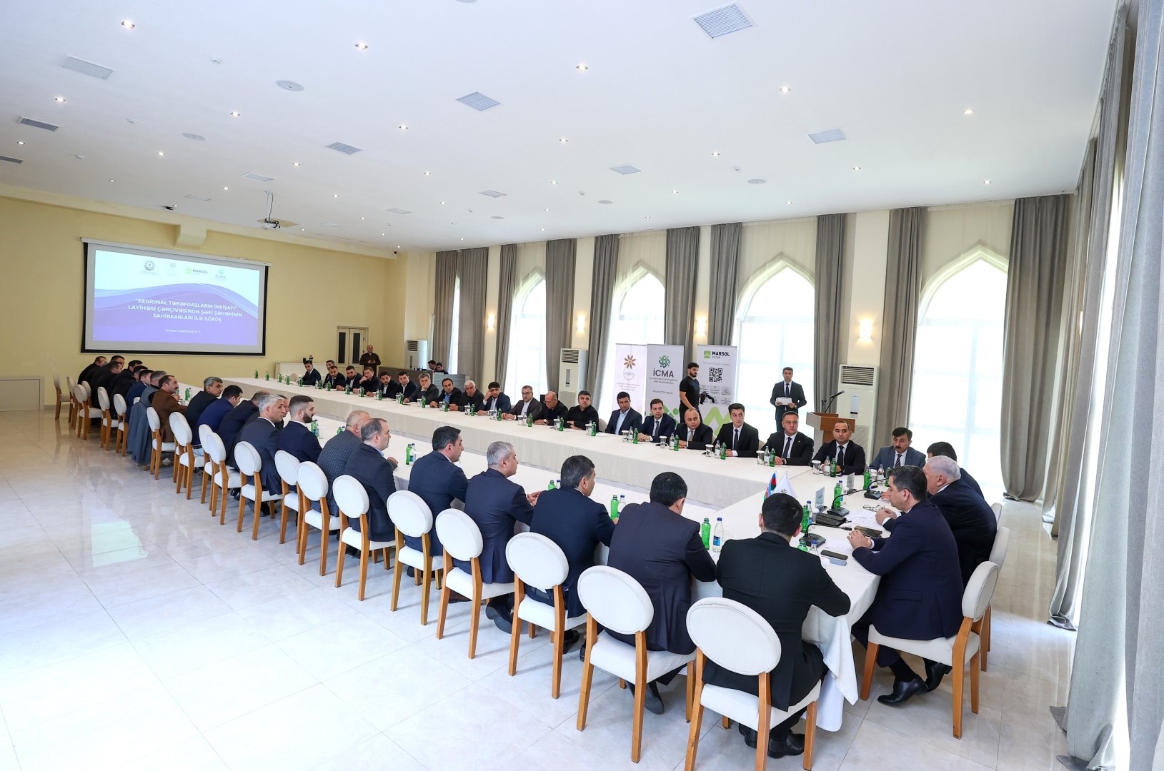 “Regional tərəfdaşların inkişafı” layihəsi çərçivəsində Şəkidə sahibkarlarla görüş keçirilib (FOTO)