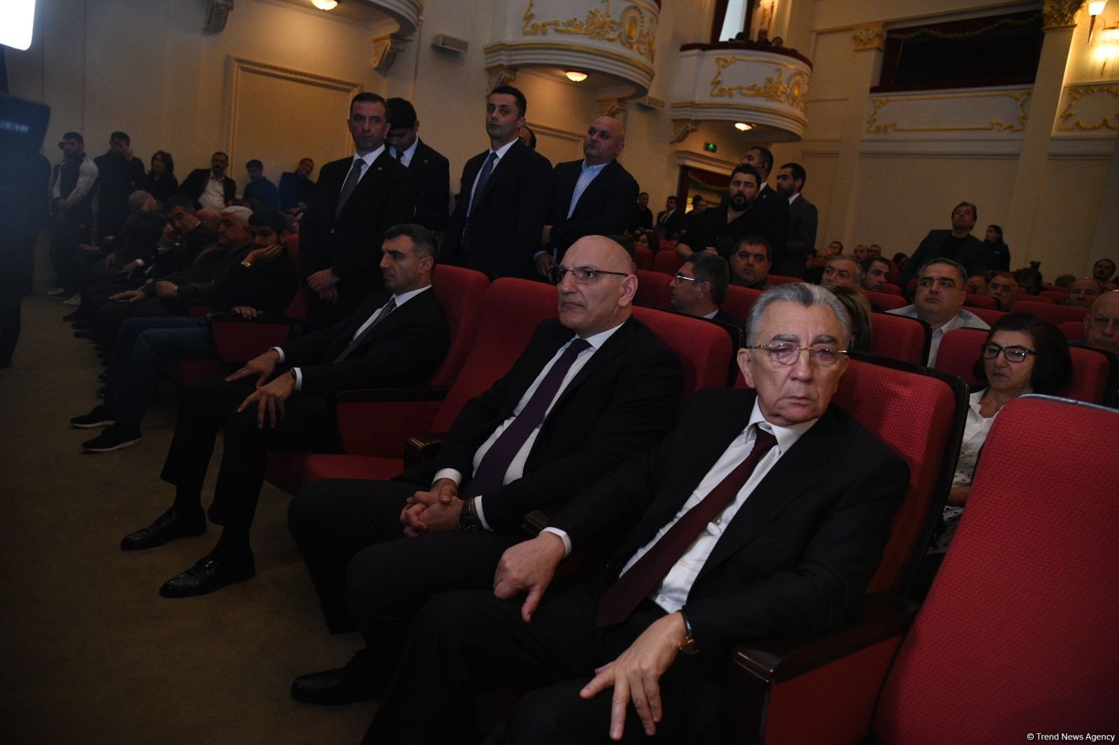 Əməkdar artist Cabir İmanovla vida mərasimi keçirilir (FOTO)