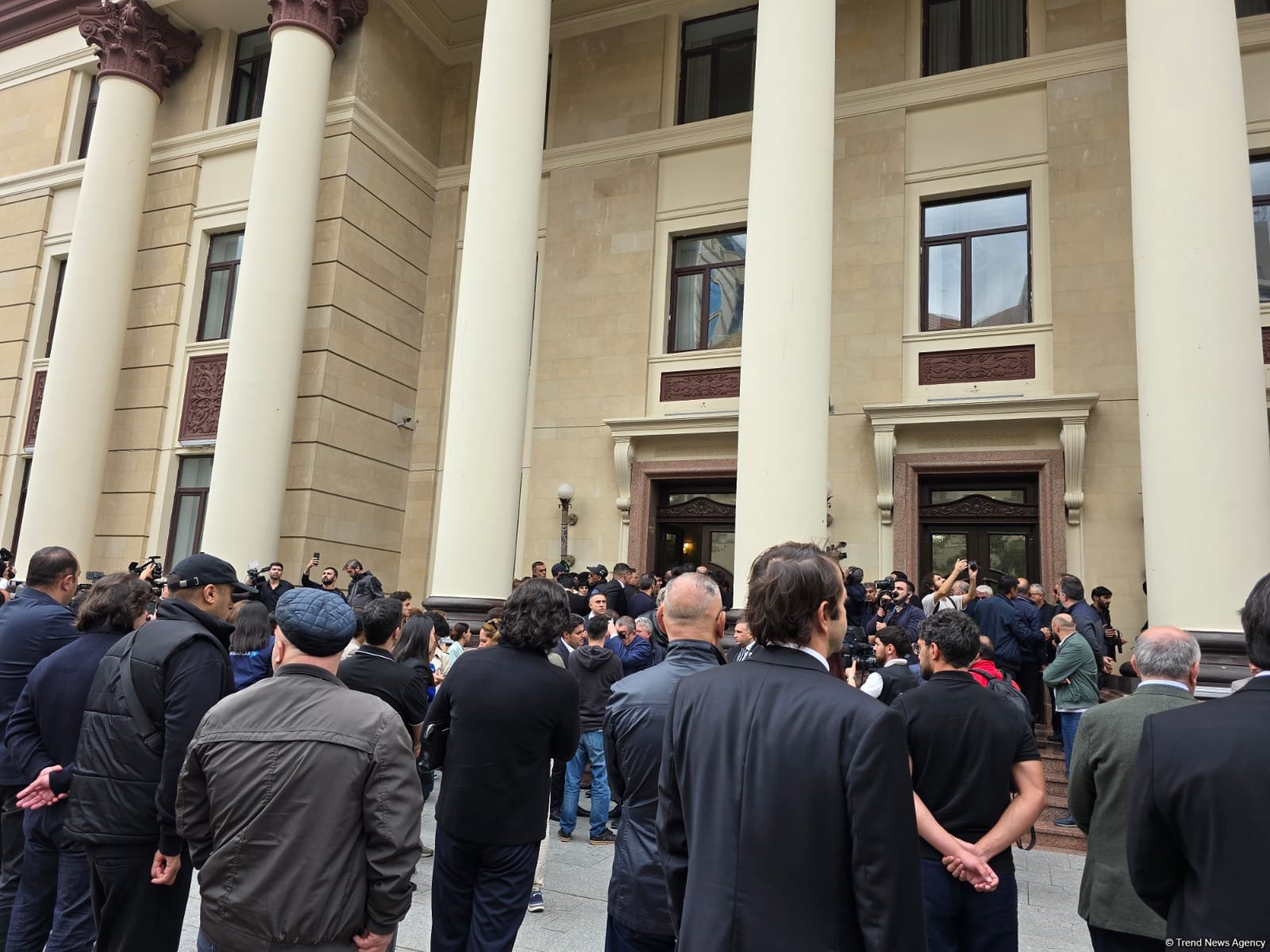Əməkdar artist Cabir İmanovla vida mərasimi keçirilir (FOTO)