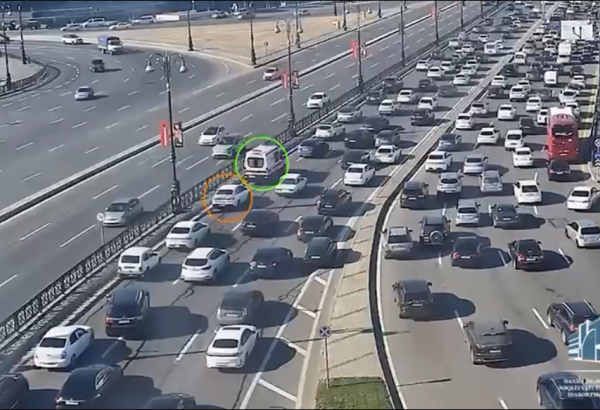 Operativ nəqliyyat vasitələrinin arxasınca hərəkət etmək qadağandır - NİİM (VİDEO)