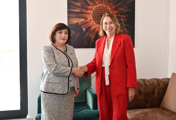 Sahibə Qafarova Avstraliya Senatının sədri ilə görüşüb