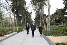 Prezident İlham Əliyev və Birinci xanım Mehriban Əliyeva Bakının Nərimanov rayonunda salınan yeni parkın açılışında iştirak ediblər (FOTO)