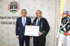İki vəkilin fəaliyyəti dayandırılıb (FOTO)