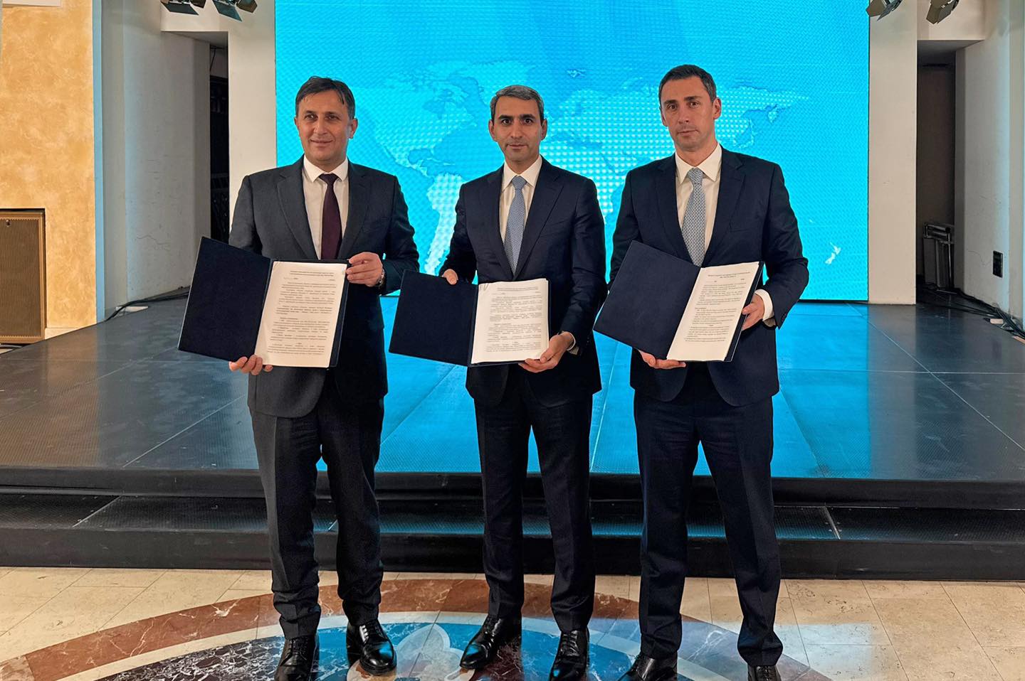 “Bakı – Tbilisi – Qars dəmiryol xətti vasitəsilə yükdaşımaların təşkili haqqında” Anlaşma Memorandumu imzalanıb (FOTO)