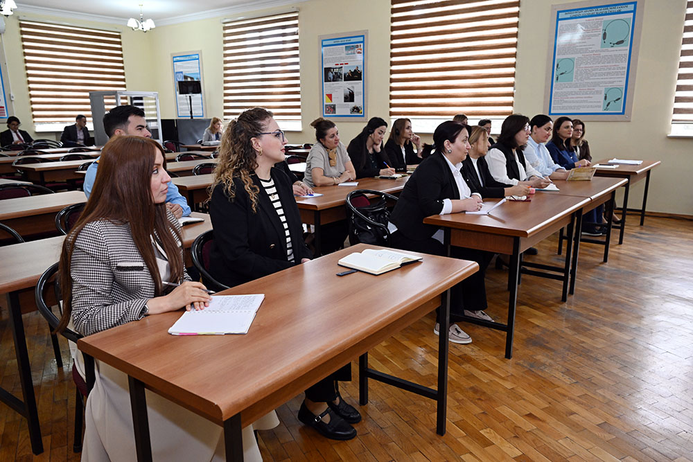 Heydər Əliyev adına Hərbi İnstitutda NATO proqramı çərçivəsində treyninq keçirilir (FOTO)