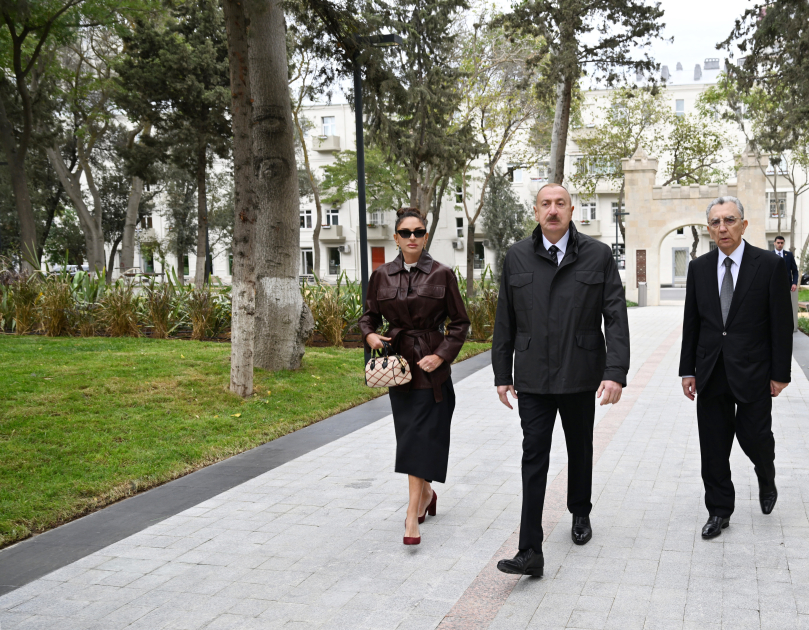 Prezident İlham Əliyev və Birinci xanım Mehriban Əliyeva Bakının Nərimanov rayonunda salınan yeni parkın açılışında iştirak ediblər (FOTO)