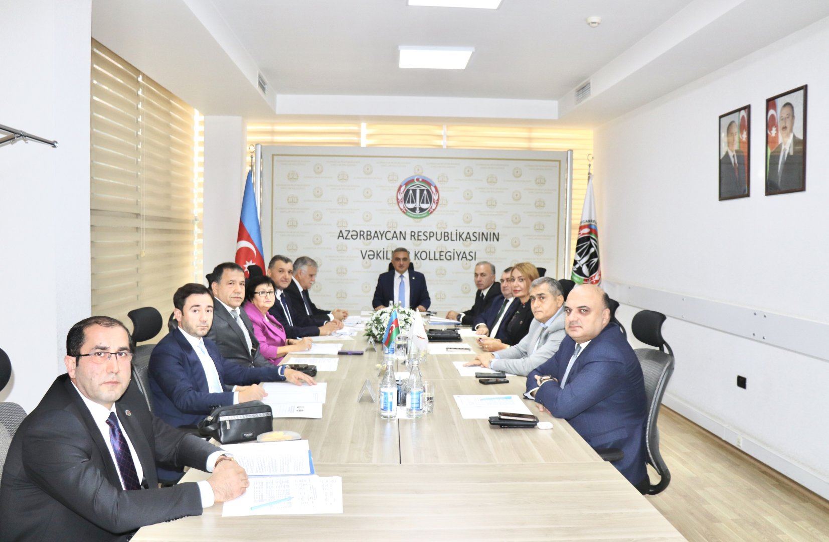 İki vəkilin fəaliyyəti dayandırılıb (FOTO)
