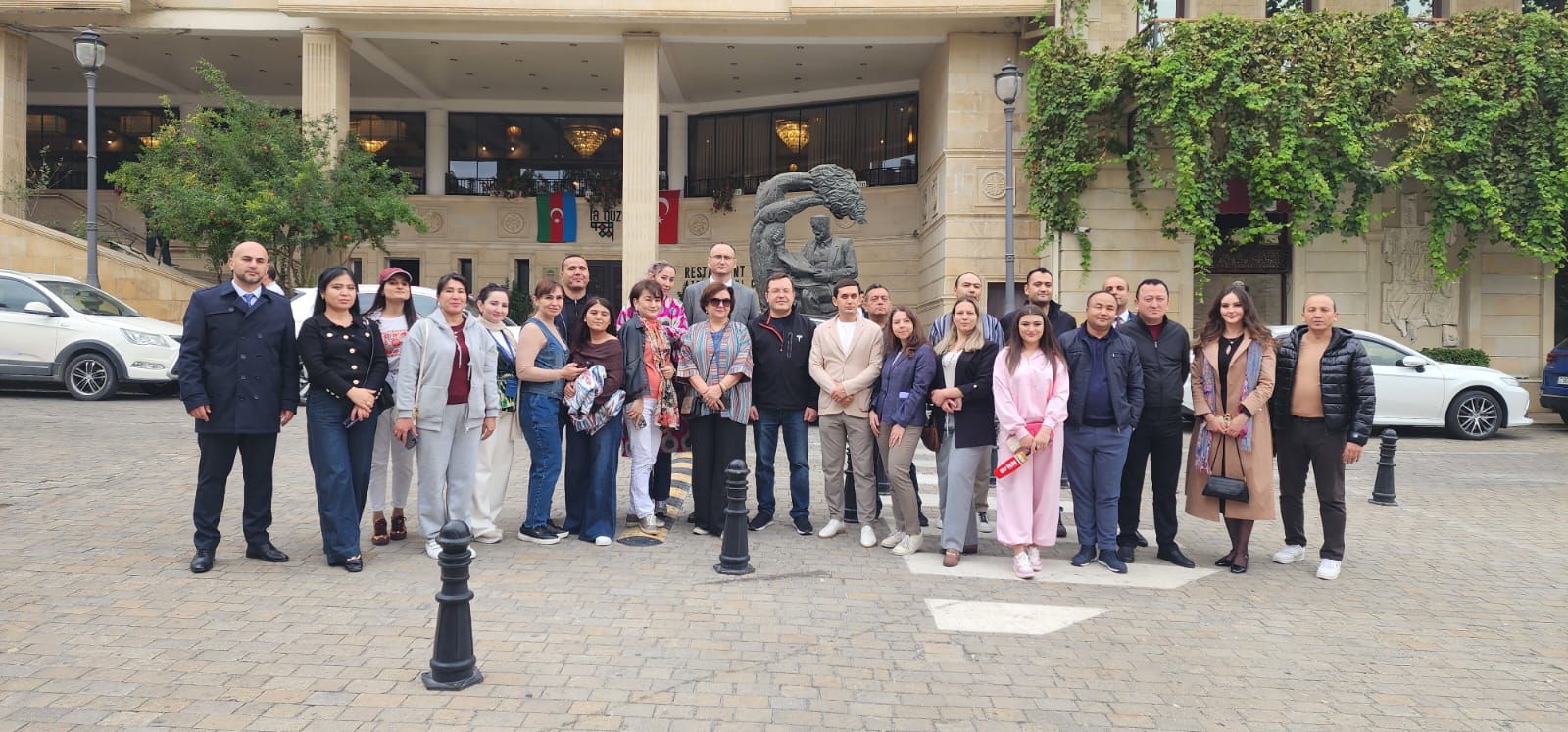 Özbəkistan nümayəndə heyəti üçün Bakının tarixi və mədəni məkanlarına mediatur təşkil edilib (FOTO)