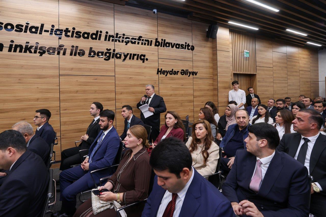 Tikinti sektoru ilə bağlı dövlət qurumlarının və sahibkarların iştirakı ilə ictimai müzakirə təşkil olunub (FOTO)