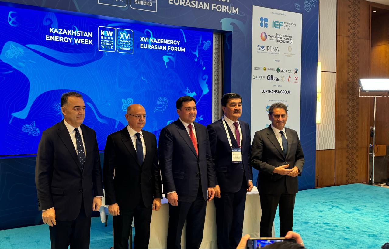 Transxəzər Yaşıl Enerji Dəhlizi Orta Dəhlizin yaşıl körpü qismində inkişafına geniş imkanlar açır - Energetika naziri (FOTO)