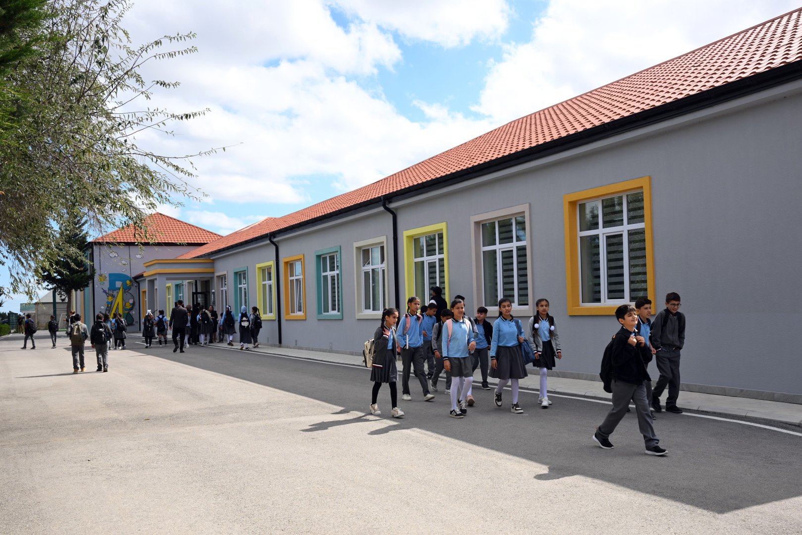 Xəzər rayonunda da yeni məktəb binası istifadəyə verildi (FOTO)