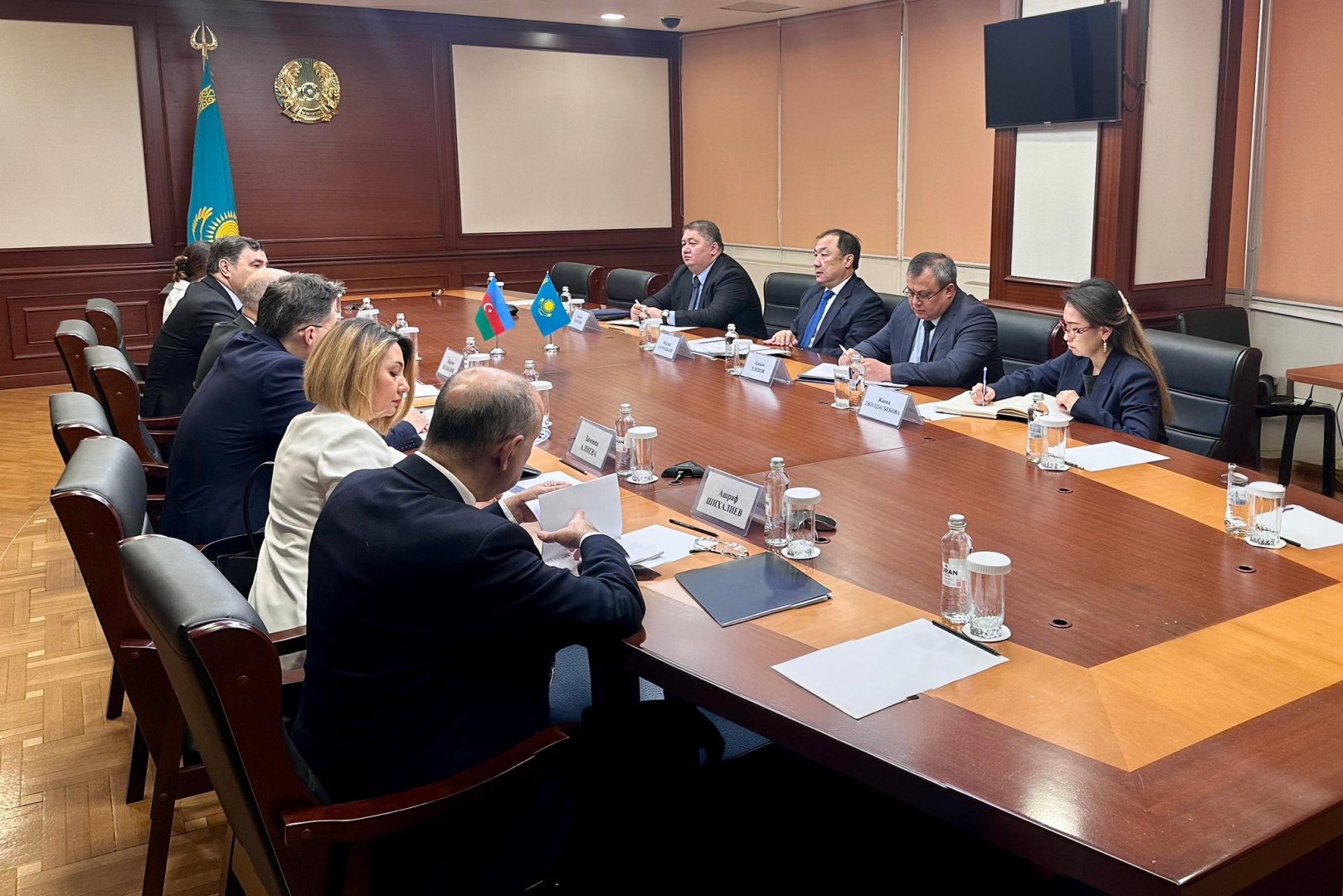 Azərbaycan və Qazaxıstan arasında ticarət dövriyyəsinin həcmi 4 dəfədən çox artıb - Pərviz Şahbazov (FOTO)