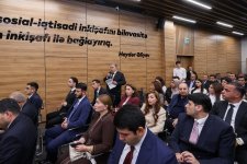 Tikinti sektoru ilə bağlı dövlət qurumlarının və sahibkarların iştirakı ilə ictimai müzakirə təşkil olunub (FOTO)