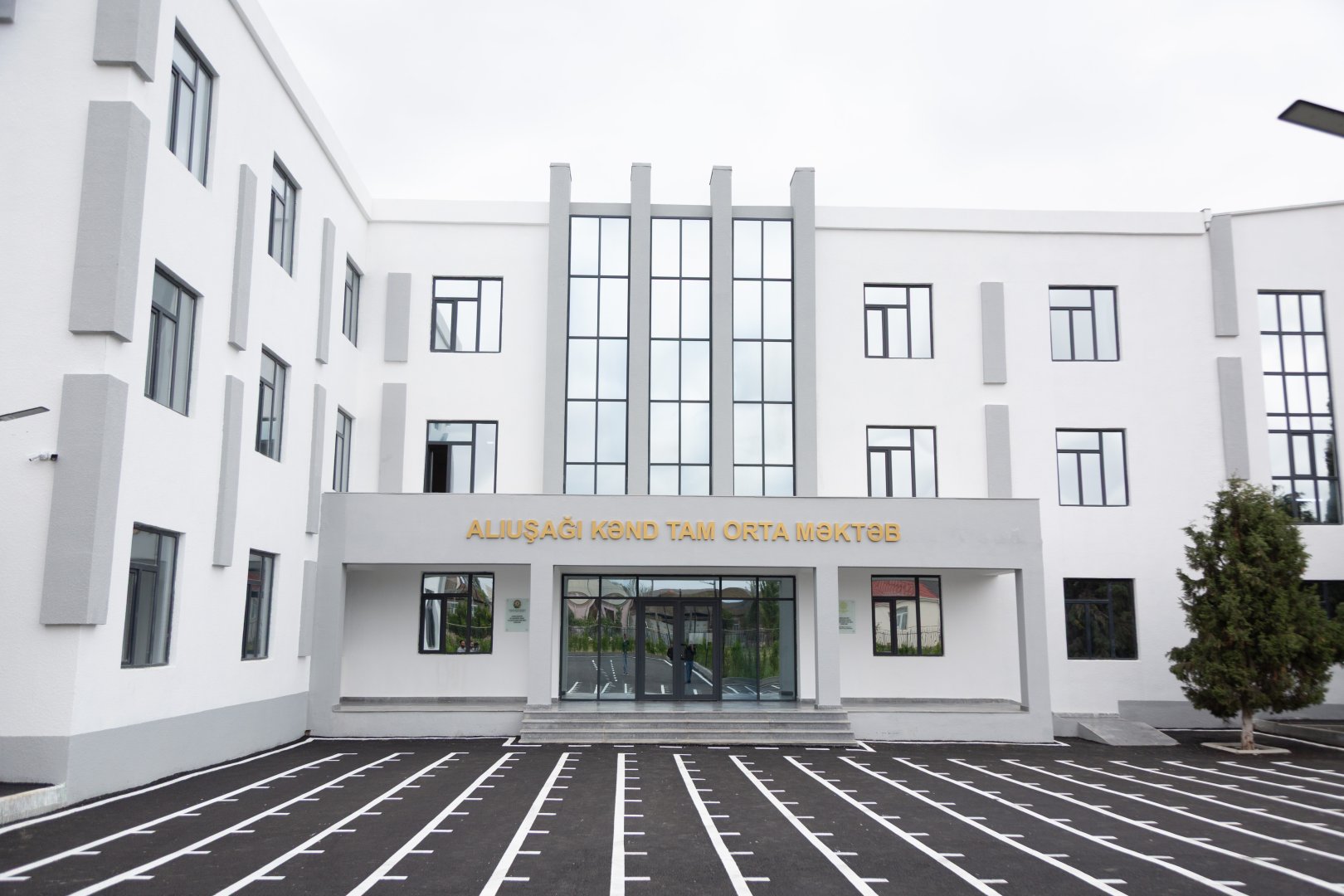 Heydər Əliyev Fondu tərəfindən Samuxda inşa olunan yeni məktəb binası istifadəyə verilib (FOTO)