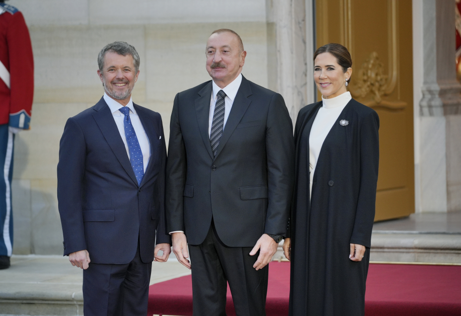 Prezident İlham Əliyev Kopenhagendə ziyafətdə iştirak edib (FOTO)