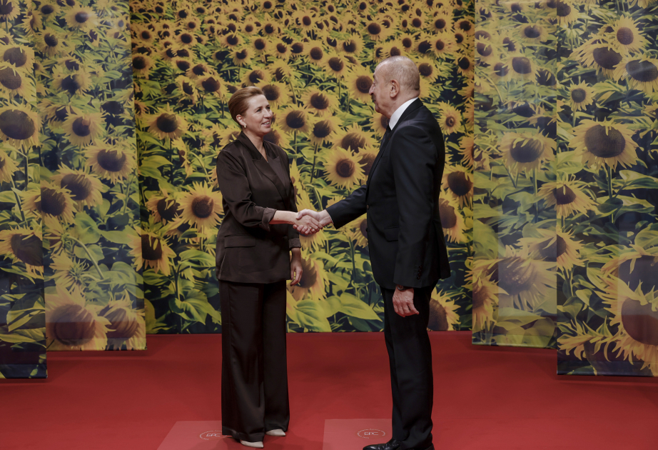 Prezident İlham Əliyev Kopenhagendə “Avropa Siyasi Birliyi”nin 7-ci Zirvə toplantısının açılış mərasimində iştirak edib (FOTO) (YENİLƏNİB)