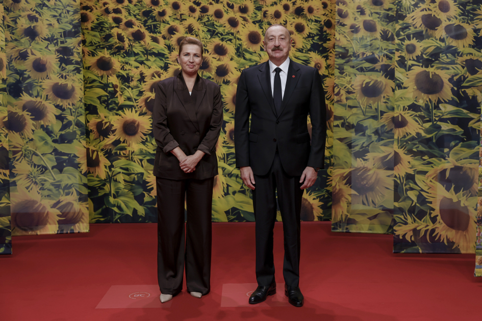 Prezident İlham Əliyev Kopenhagendə “Avropa Siyasi Birliyi”nin 7-ci Zirvə toplantısının açılış mərasimində iştirak edib (FOTO) (YENİLƏNİB)