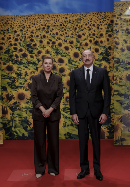 Prezident İlham Əliyev Kopenhagendə “Avropa Siyasi Birliyi”nin 7-ci Zirvə toplantısının açılış mərasimində iştirak edib (FOTO) (YENİLƏNİB)