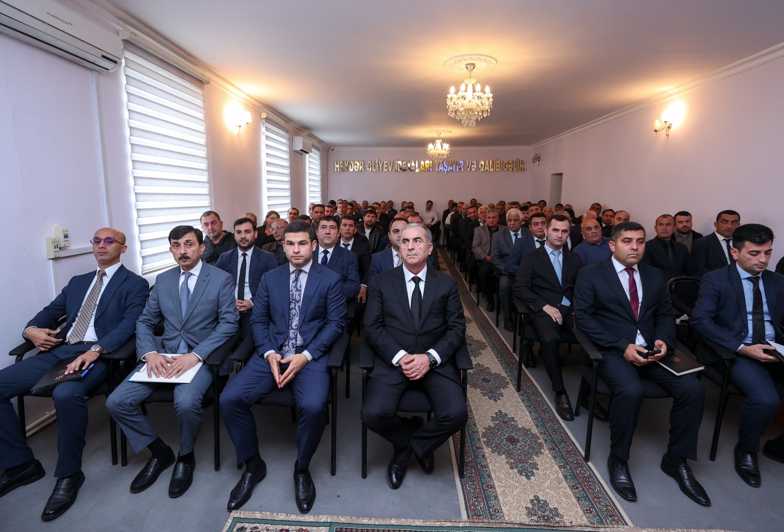 Hacıqabulda sahibkarlarla görüş keçirilib (FOTO)