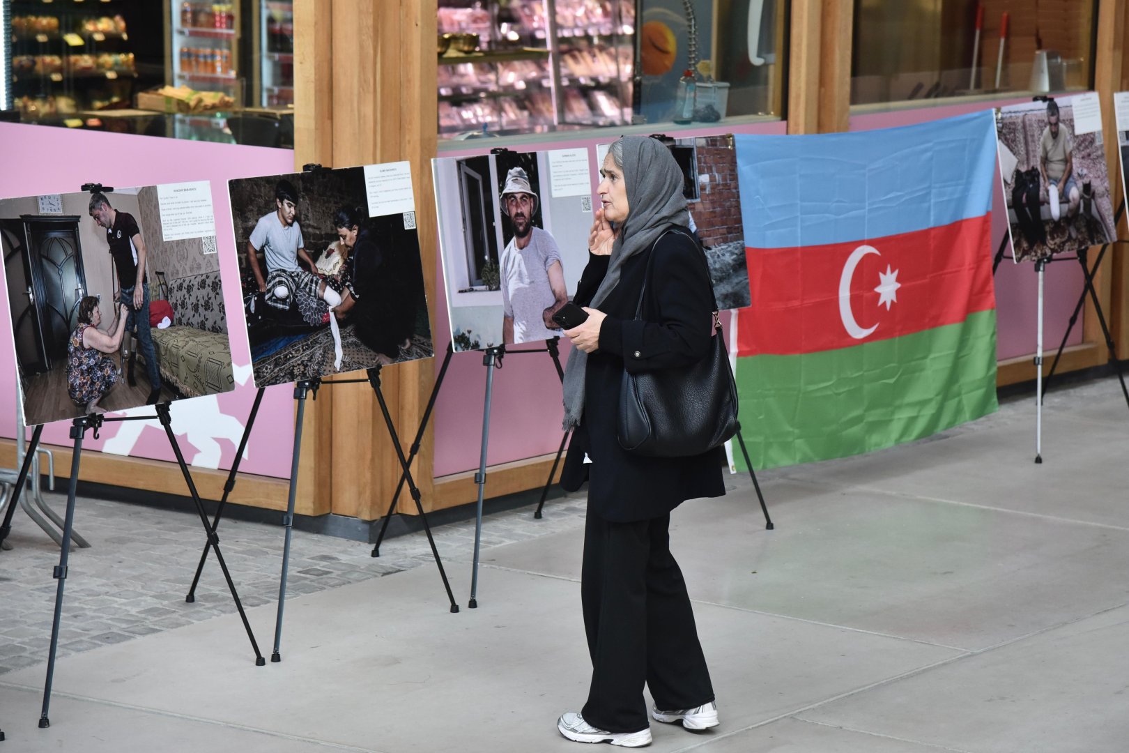 İlk dəfə Avropada QHT xətti ilə Azərbaycanın mina probleminə dair silsilə sərgilər keçirilir (FOTO)
