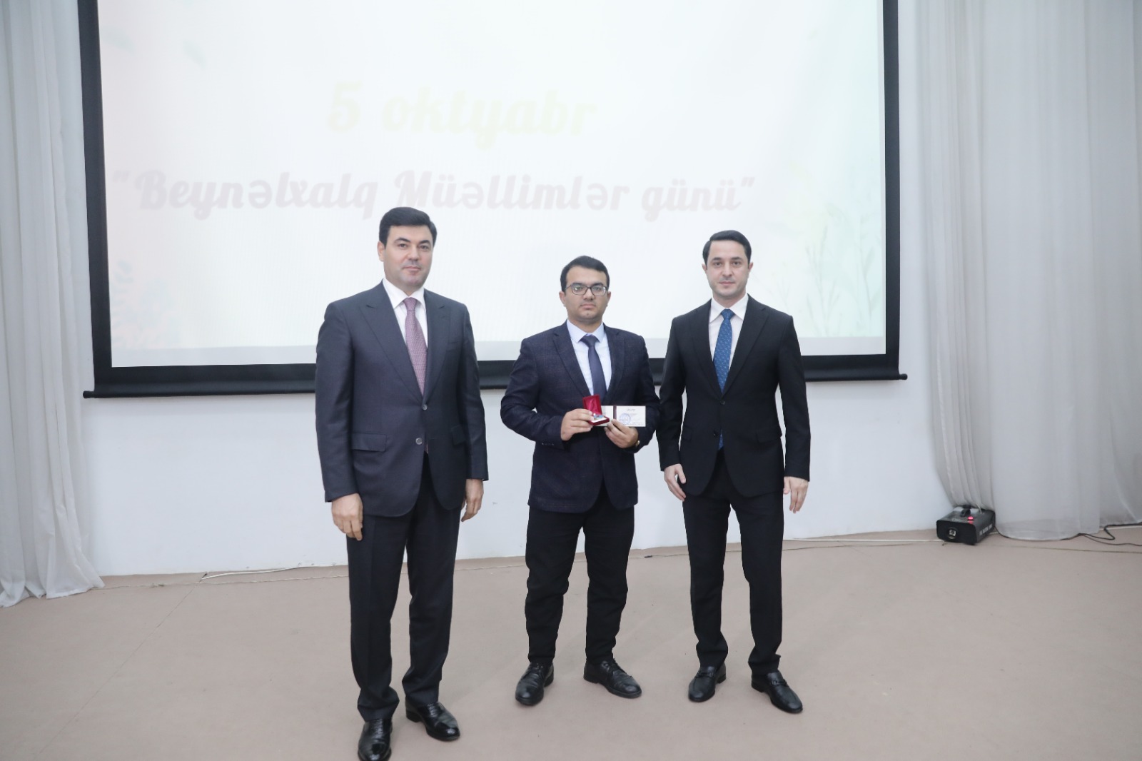 Xaçmazda 5 oktyabr – Beynəlxalq Müəllimlər Günü münasibətilə tədbir keçirilib (FOTO)