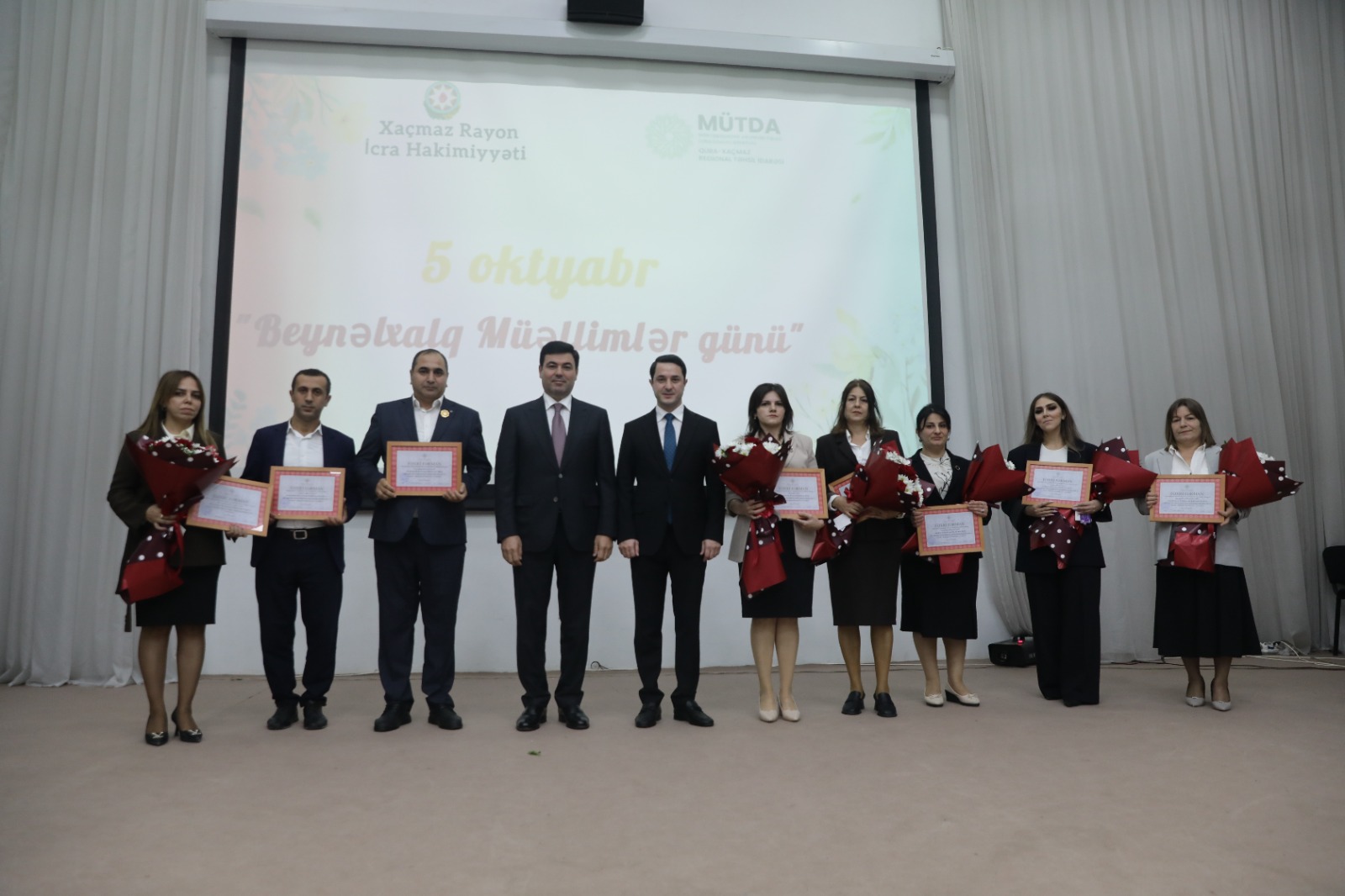 Xaçmazda 5 oktyabr – Beynəlxalq Müəllimlər Günü münasibətilə tədbir keçirilib (FOTO)