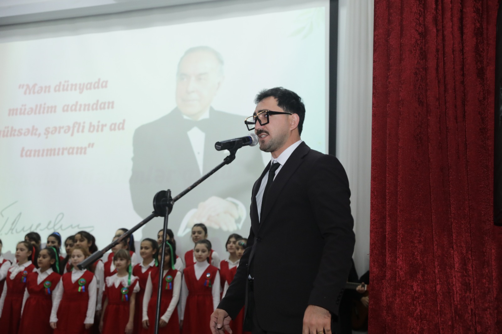 Xaçmazda 5 oktyabr – Beynəlxalq Müəllimlər Günü münasibətilə tədbir keçirilib (FOTO)
