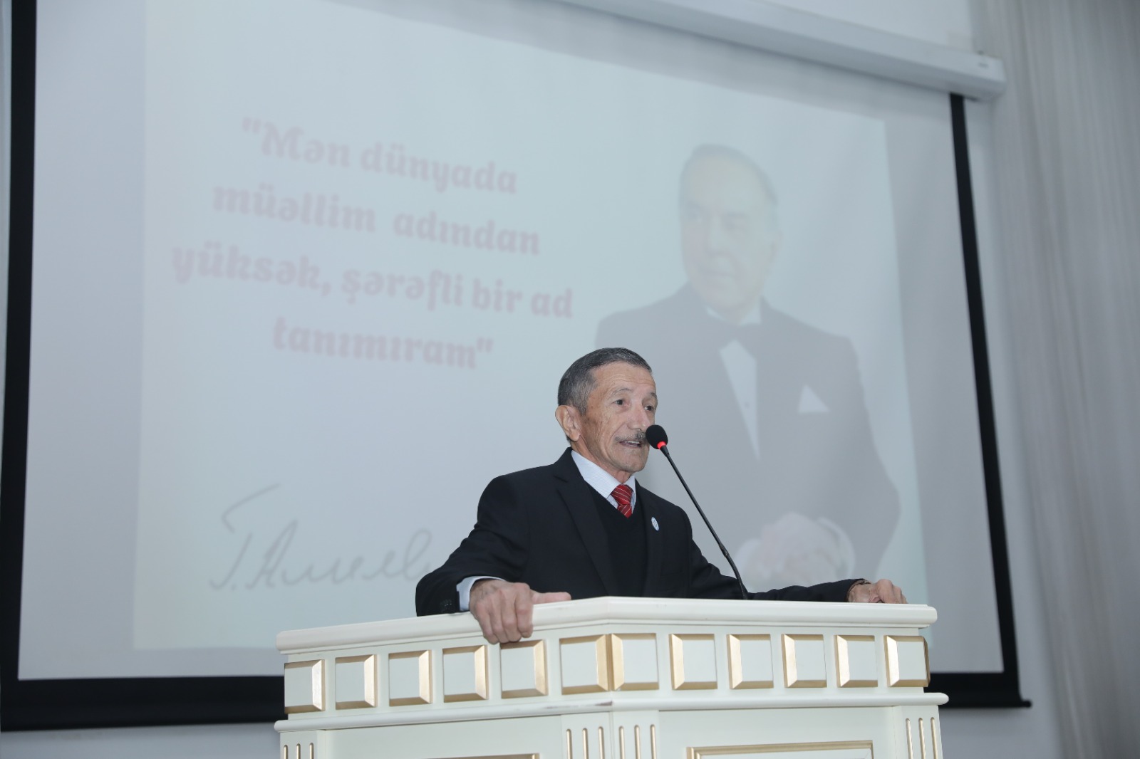 Xaçmazda 5 oktyabr – Beynəlxalq Müəllimlər Günü münasibətilə tədbir keçirilib (FOTO)
