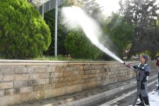 Bakıda növbəti təmizlik işləri aparılıb, yaşıllıqlara qulluq göstərilib (FOTO)