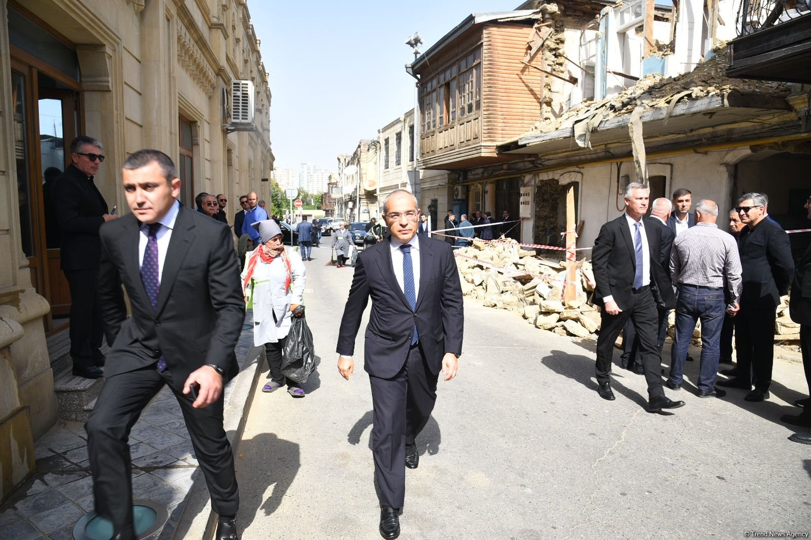 Oqtay Şirəliyevlə vida mərasimi keçirilir (FOTO)