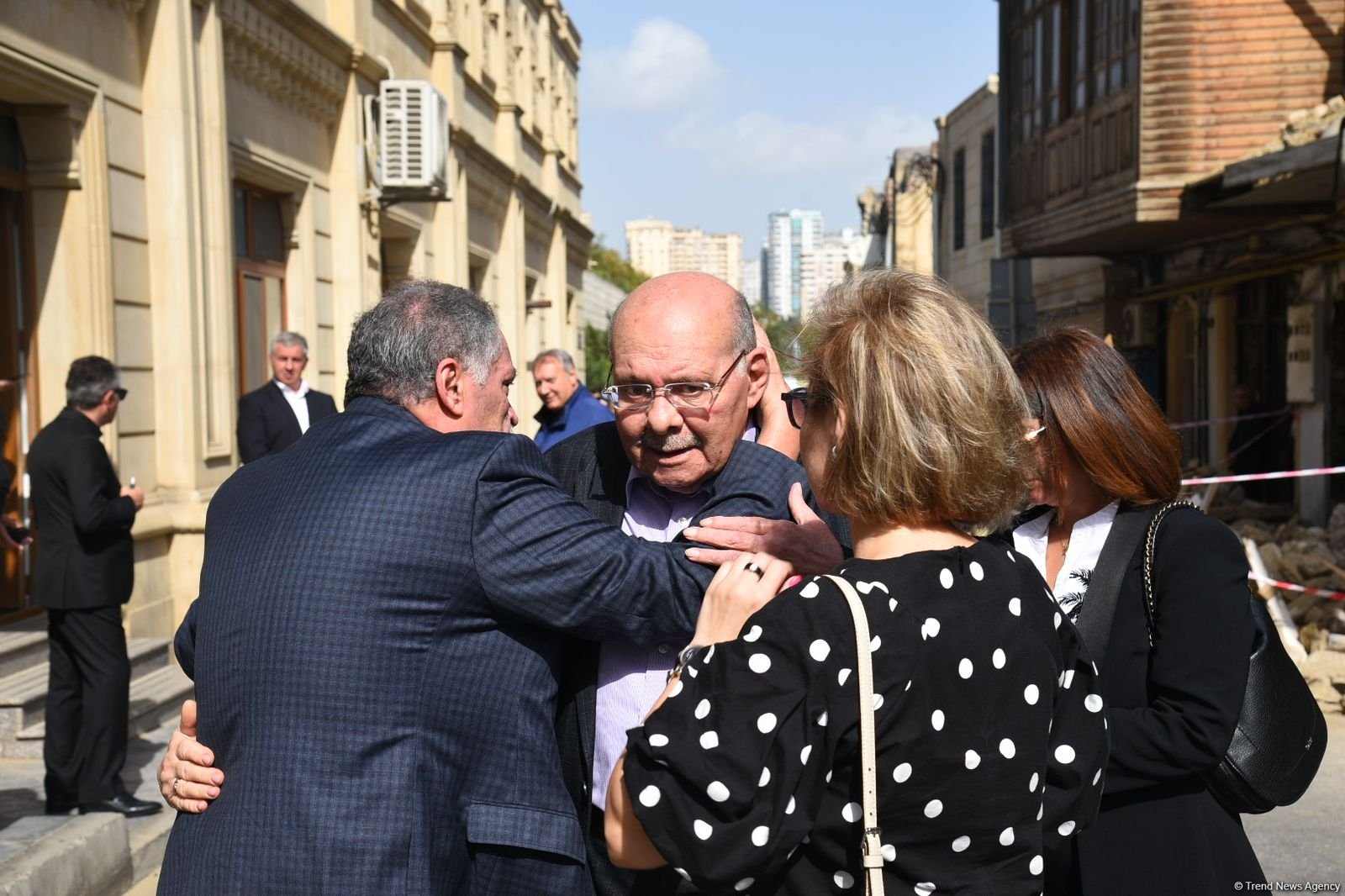 Oqtay Şirəliyevlə vida mərasimi keçirilir (FOTO)