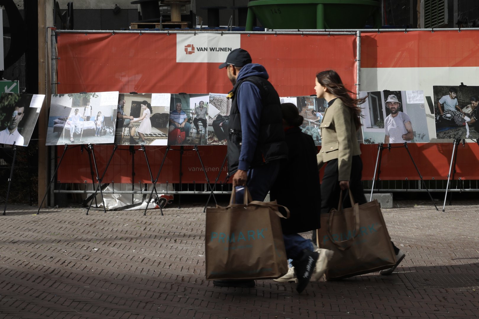 Haaqada Azərbaycanın mina qurbanlarına həsr olunmuş fotosərgi təşkil olunub (FOTO)