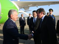 Özbəkistan Prezidenti Şavkat Mirziyoyev Azərbaycanda səfərdədir (FOTO)