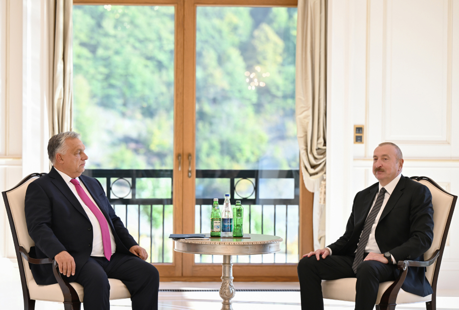Azərbaycan Prezidenti İlham Əliyev Qəbələdə Macarıstanın Baş naziri ilə görüşüb (FOTO)