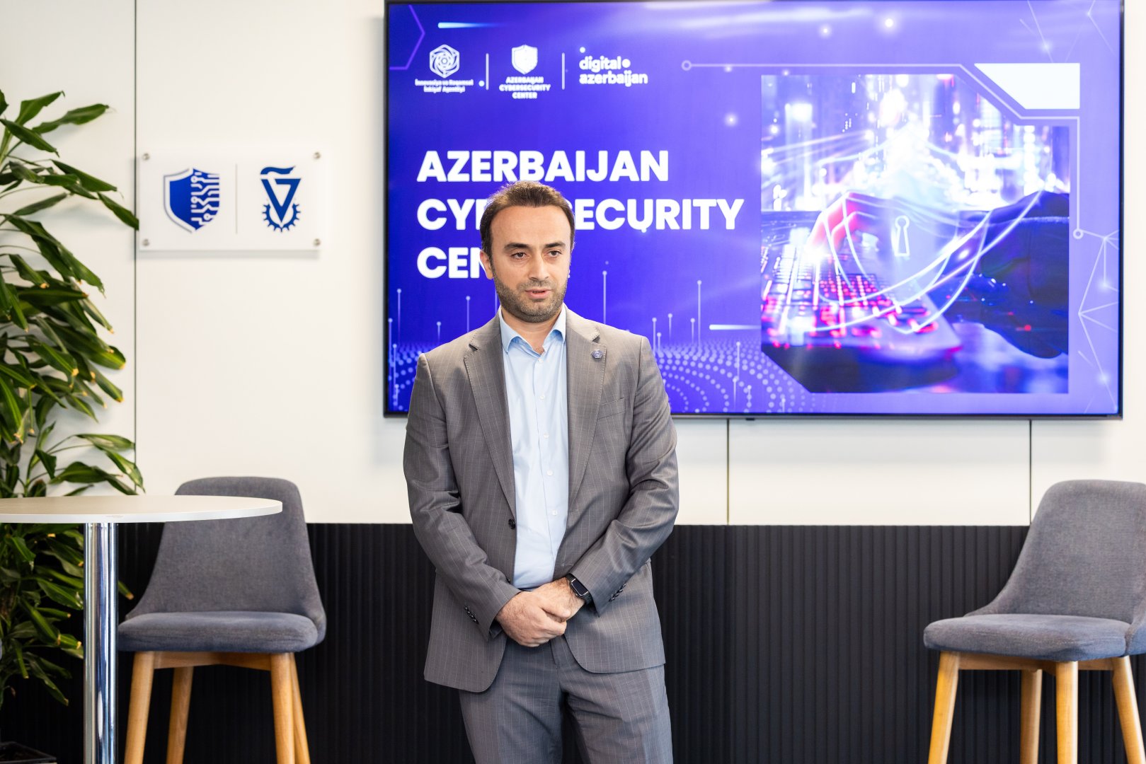 RİNN və AZCON-un tabeli qurumlarının məsul şəxsləri AKM tələbələri ilə görüşüb (FOTO)