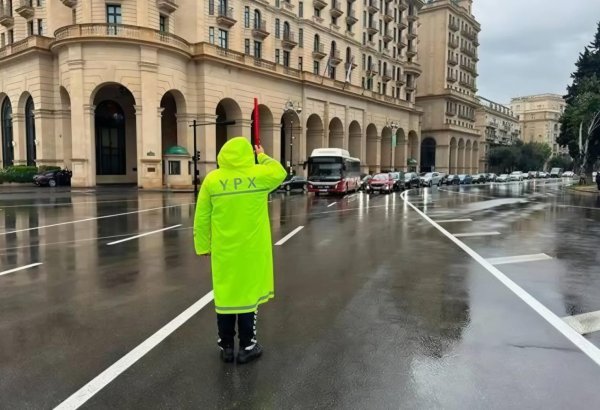 Yol polisi gözlənilən hava ilə əlaqədar hərəkət iştirakçılarına müraciət edib
