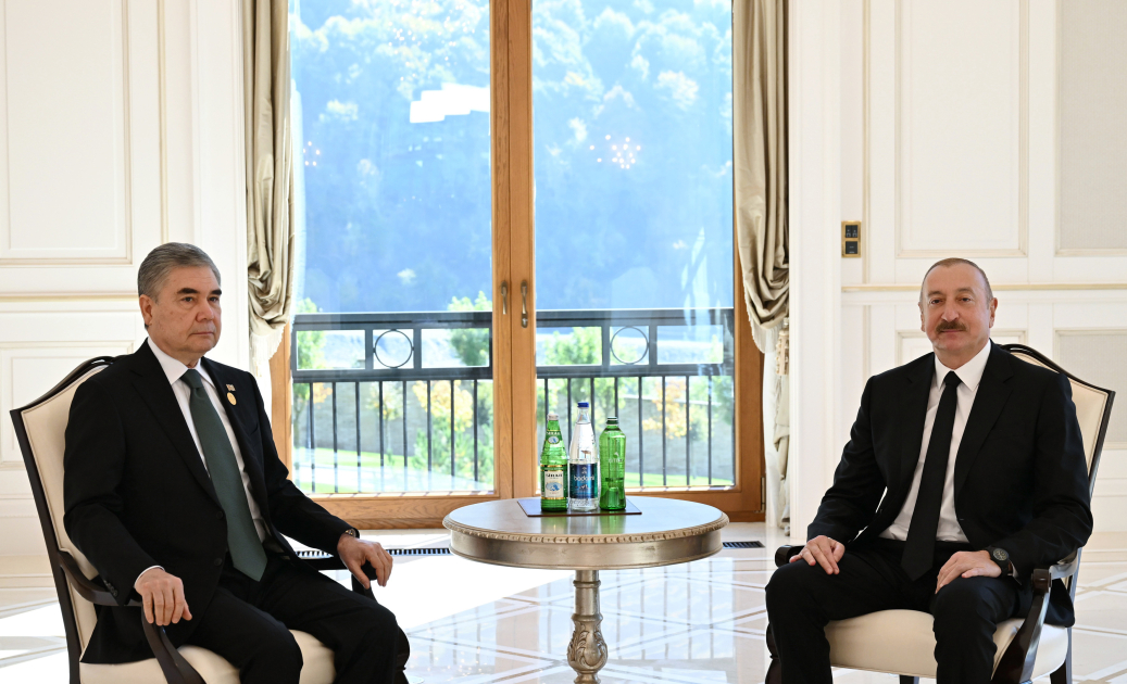 Prezident İlham Əliyev Qəbələdə Türkmənistan Xalq Məsləhətinin Sədri ilə görüşüb (FOTO)