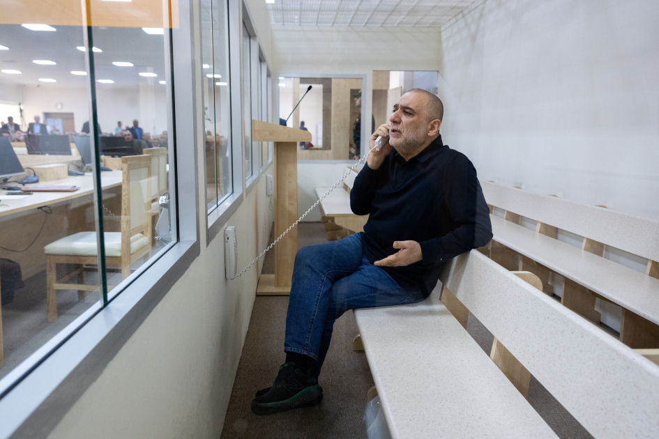 Ruben Vardanyanın məhkəməsində zərərçəkmişlərin hüquqi varislərinin və zərərçəkmiş şəxslərin ifadələri dinlənilib (FOTO)