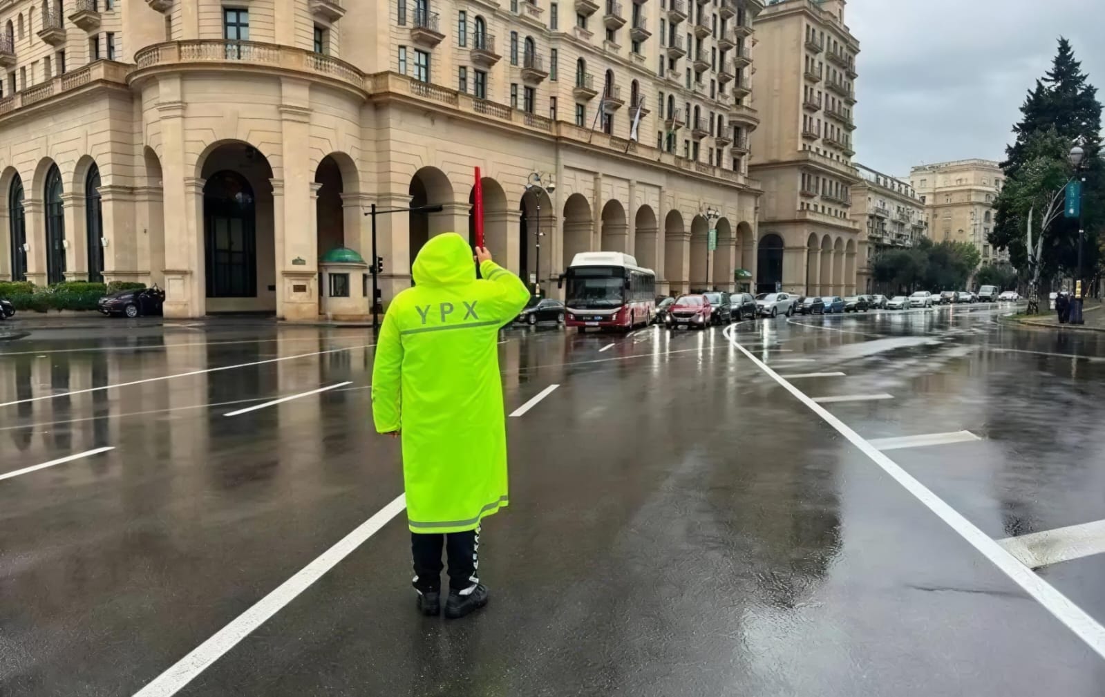 Yol polisi gözlənilən hava ilə əlaqədar hərəkət iştirakçılarına müraciət edib