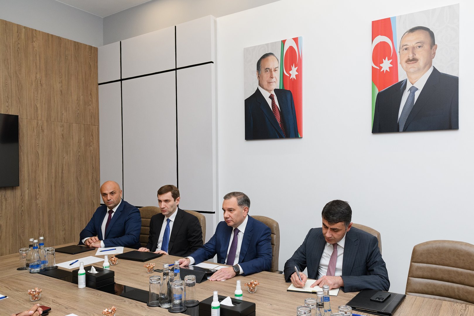RİNN-də ABŞ-nin Oreync vilayətinin “Lincoln” klubunun beynəlxalq əməkdaşlıq üzrə nümayəndəsi ilə görüş keçirilib (FOTO)