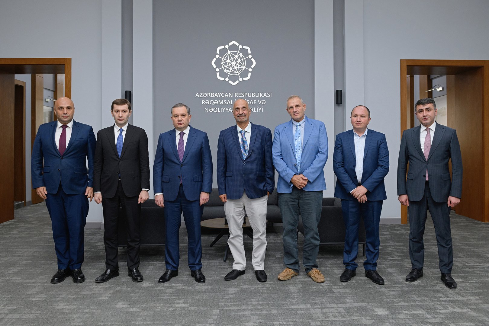 RİNN-də ABŞ-nin Oreync vilayətinin “Lincoln” klubunun beynəlxalq əməkdaşlıq üzrə nümayəndəsi ilə görüş keçirilib (FOTO)