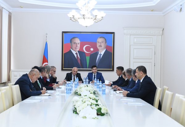 PA nümayəndəsi Dövlət Komitəsi yanında İctimai Şuranın üzvləri ilə görüşüb (FOTO)