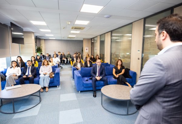 RİNN və AZCON-un tabeli qurumlarının məsul şəxsləri AKM tələbələri ilə görüşüb (FOTO)