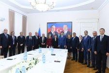 PA nümayəndəsi Dövlət Komitəsi yanında İctimai Şuranın üzvləri ilə görüşüb (FOTO)