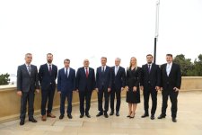 Xorvatiya Parlamentinin sədri Fəxri xiyabanı və Şəhidlər xiyabanını ziyarət edib (FOTO)